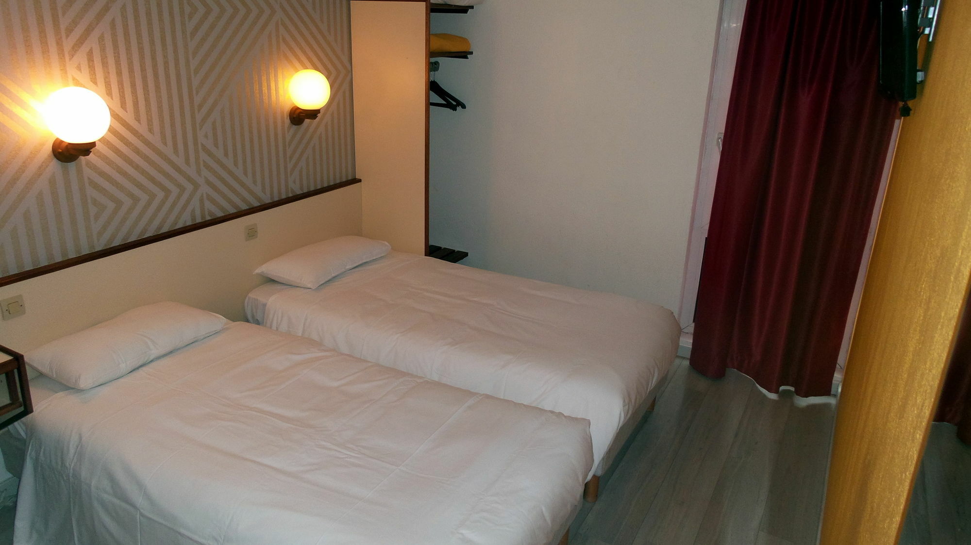 Hotel Crocus Caen Memorial Eksteriør bilde